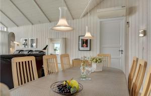 Kuchyň nebo kuchyňský kout v ubytování Holiday Home Vinkelbæk X