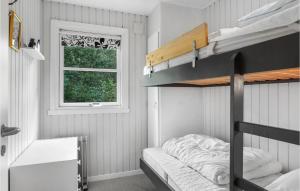 Двуетажно легло или двуетажни легла в стая в Sptten