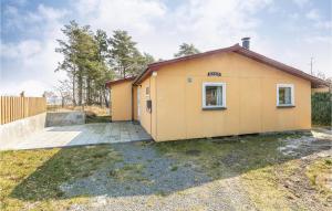 SnogebækにあるEkkoの小黄色の家