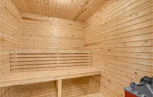 Fotografie z fotogalerie ubytování Cozy Home In Farsø With Sauna v destinaci Farsø