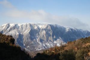 A general mountain view or a mountain view taken from a szállodákat