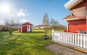 Nice Home In Haderslev With Kitchen外面的花园