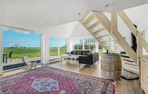 Χώρος καθιστικού στο Cozy Home In Store Heddinge With Wifi