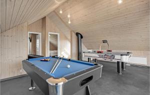 Biliár nebo kulečník v ubytování Gorgeous Home In Skjern With Kitchen