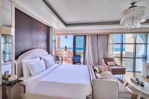 Posezení v ubytování Club Privé By Rixos Saadiyat