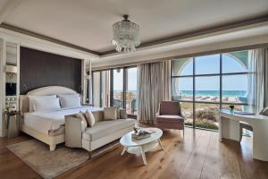 Posezení v ubytování Club Privé By Rixos Saadiyat