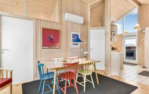 Η κουζίνα ή μικρή κουζίνα στο Lovely Home In Fredericia With Kitchen