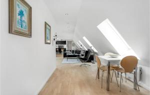 Η κουζίνα ή μικρή κουζίνα στο Gorgeous Apartment In Gudhjem With Wifi