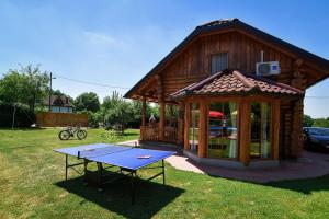 Fotografia z galérie ubytovania Hazelnut Pool House - Happy Rentals v destinácii Ludbreg