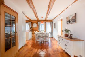 Fotografia z galérie ubytovania Hazelnut Pool House - Happy Rentals v destinácii Ludbreg