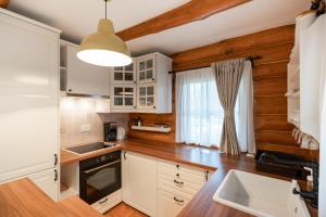 Fotografia z galérie ubytovania Hazelnut Pool House - Happy Rentals v destinácii Ludbreg