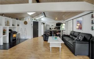 Η κουζίνα ή μικρή κουζίνα στο Holiday Home Svanevænget Hemmet Ii
