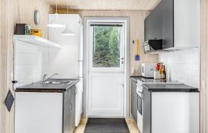 Kuchyň nebo kuchyňský kout v ubytování Holiday Home Fridavej Grenaa Xii + 19 fotografií