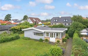 uma vista aérea de uma casa com um quintal em Gorgeous Home In Roskilde With Wifi em Roskilde