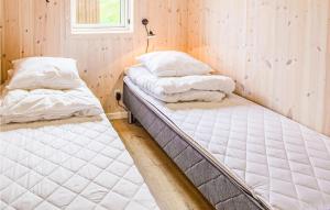 Postel nebo postele na pokoji v ubytování Lovely Home In Brkop With Outdoor Swimming Pool