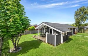 Kebun di luar Lovely Home In Slagelse With Kitchen