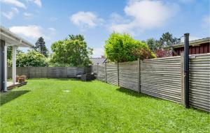 Kebun di luar Lovely Home In Slagelse With Kitchen