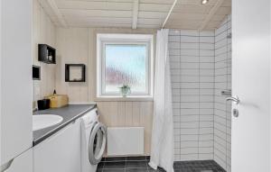 Dapur atau dapur kecil di Lovely Home In Slagelse With Kitchen