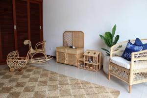 Coin salon dans l'établissement Villa Oceana, Candidasa