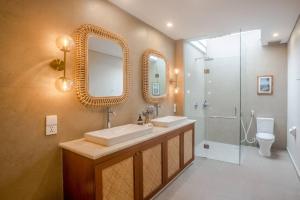 Salle de bains dans l'établissement Villa Oceana, Candidasa