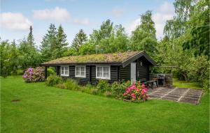 The building in which the holiday home is located