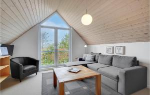 Posezení v ubytování 2 Bedroom Stunning Home In Nørre Nebel
