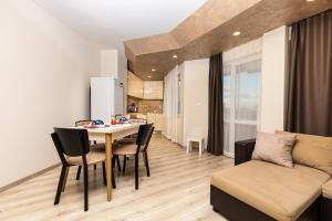 Kuchyň nebo kuchyňský kout v ubytování Sunny 1BD Apartment in OLD TOWN by Flat Mаnager