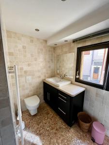 Łazienka w obiekcie Appartement 6 personnes, les 3 vallées, près des Thermes