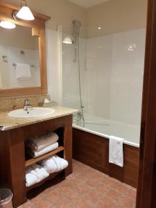 Koupelna v ubytování Refuge du Montagnard ARCS 1950 + 22 fotografií