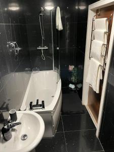 Fotografie z fotogalerie ubytování Luxurious 2 Bed Apartment In Heart Of Burnley With Private Parking v destinaci Burnley