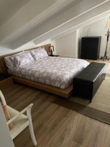 Postel nebo postele na pokoji v ubytování Attic Nature en Albacete