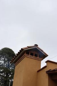 een gebouw met een dak erop bij Casa Aralias in Zacatlán