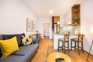 Kuchyňa alebo kuchynka v ubytovaní Mokotów Passion Apartment