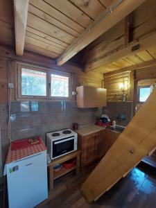Dapur atau dapur kecil di Little Heaven Apartments +10 gambar