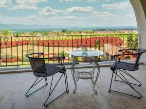 Balkón nebo terasa v ubytování Mövenpick Resort Khao Yai