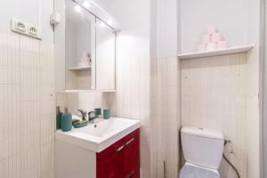 Kúpeľňa v ubytovaní double appartement, saint michel, parking, wifi