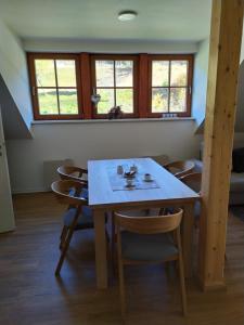 Posezení v ubytování Apartmány u Ivanky, Polanský dvůr 1149 + 8 fotografií