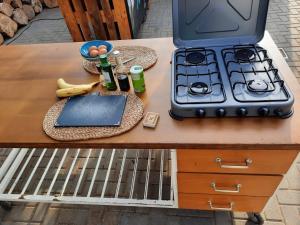 Achterhoeks Goed, Minicamping in Vragender的厨房或小厨房