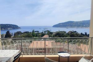 Fotografia z galérie ubytovania Bel appartement climatisé vue mer parking gratuit. v destinácii Villefranche-sur-Mer