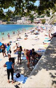 Fotografia z galérie ubytovania Bel appartement climatisé vue mer parking gratuit. v destinácii Villefranche-sur-Mer