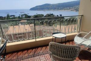Fotografia z galérie ubytovania Bel appartement climatisé vue mer parking gratuit. v destinácii Villefranche-sur-Mer