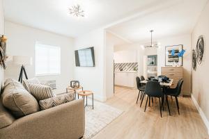 Kuchyň nebo kuchyňský kout v ubytování PRAIA Hotel Boutique & Apartments Miami Beach