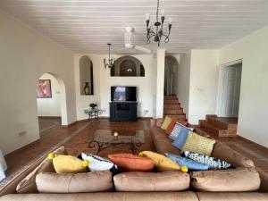 Oleskelutila majoituspaikassa Stunning 4-Bed Villa in Gros Islet St Lucia