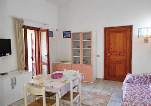 Μια τηλεόραση ή/και κέντρο ψυχαγωγίας στο Le Maree Geranium