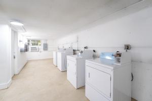 Kuchyň nebo kuchyňský kout v ubytování PRAIA Hotel Boutique & Apartments Miami Beach