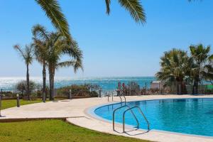 The swimming pool at or close to Apartamento Alcocebre Beach Resort