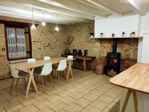 Fotografia z galérie ubytovania Maison de campagne à Celon v destinácii Célon