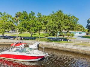 Φωτογραφία από το άλμπουμ του Fascinating Grand River House σε Port Richey +68 φωτογραφίες