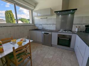 Fotografie z fotogalerie ubytování Maison spacieuse avec vue dégagée, jardin et spa privatif - FR-1-653-112 v destinaci Agris + 28 fotografií