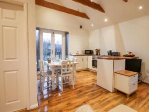 Η κουζίνα ή μικρή κουζίνα στο Lair Close Cottage +15 φωτογραφίες